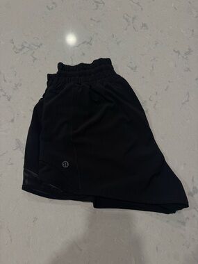 lululemon high-rise Hotty hot short 2.5